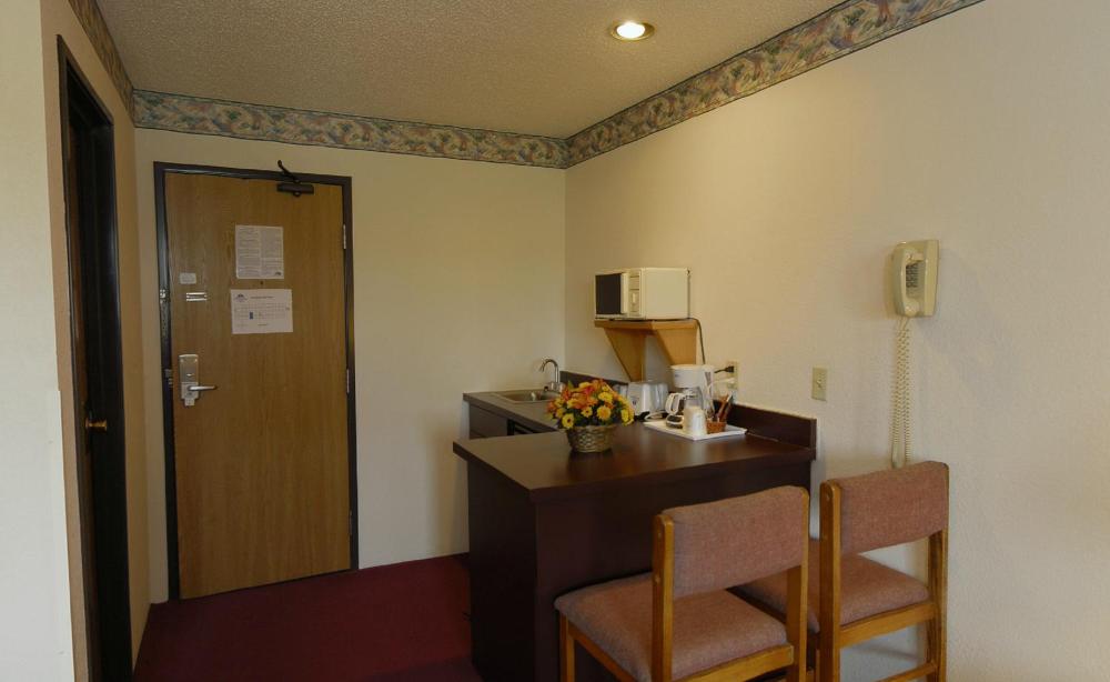 America's Best Value Inn & Suites International Falls